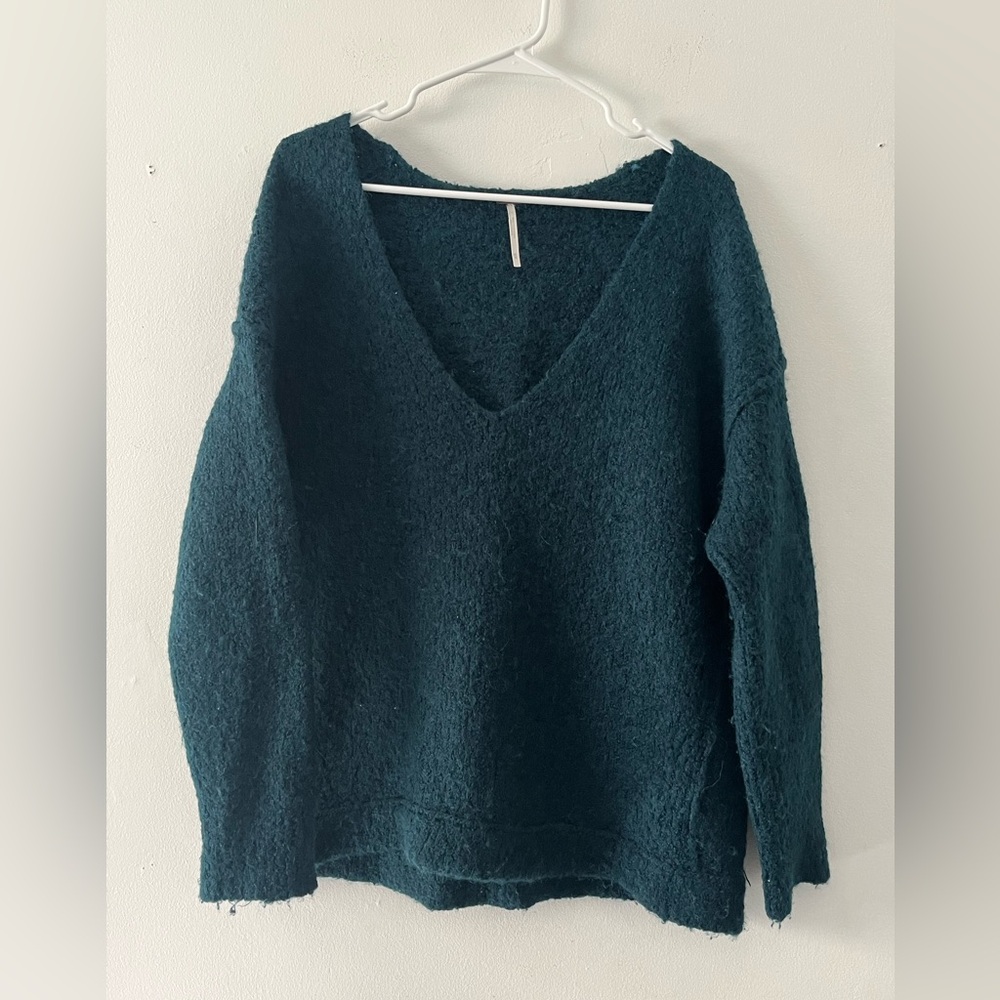 Free People Sz M Moonbeam Slouchy V-Neck Sweater Alpaca Blend Wool Chunky Knit